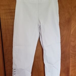 Attyre White Capri Pants with Button Cuff Detail